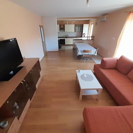 Holiday Home Anita Unesic Екстериор снимка