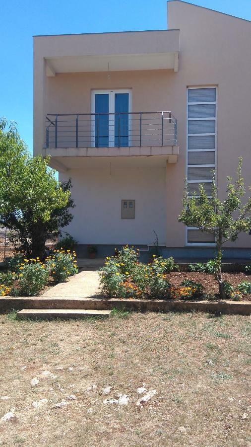 Holiday Home Anita Unesic Екстериор снимка