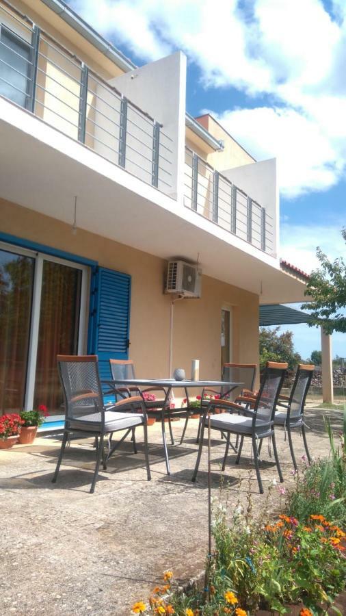 Holiday Home Anita Unesic Екстериор снимка